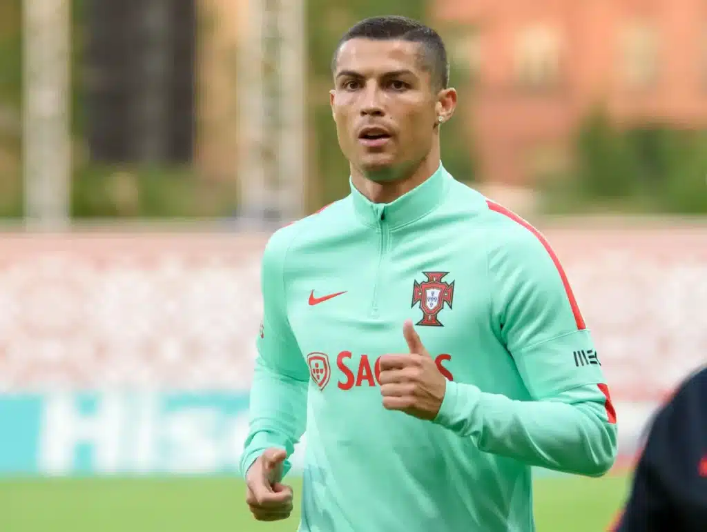 Christiano Ronaldo signs Al Nasr deal until 2027