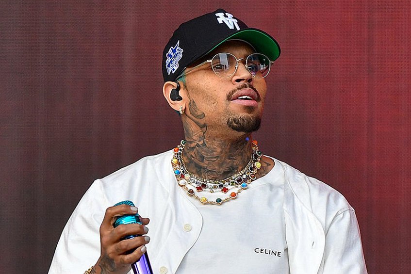 Chris Brown returns to the UK for his nightclub assault case