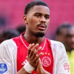 Jorrel Hato completes Chelsea medical test