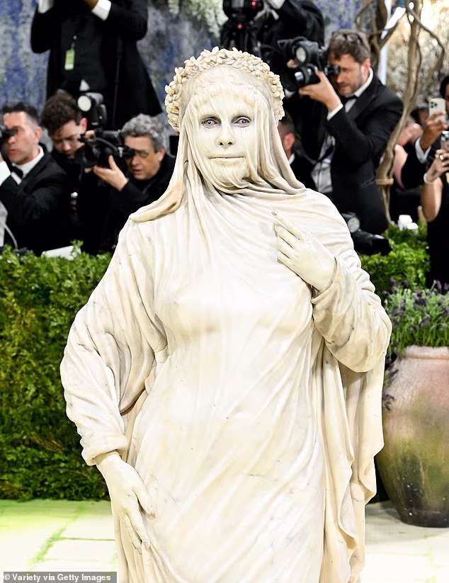 Mystery Star Stuns as Living Statue at Met Gala 2026