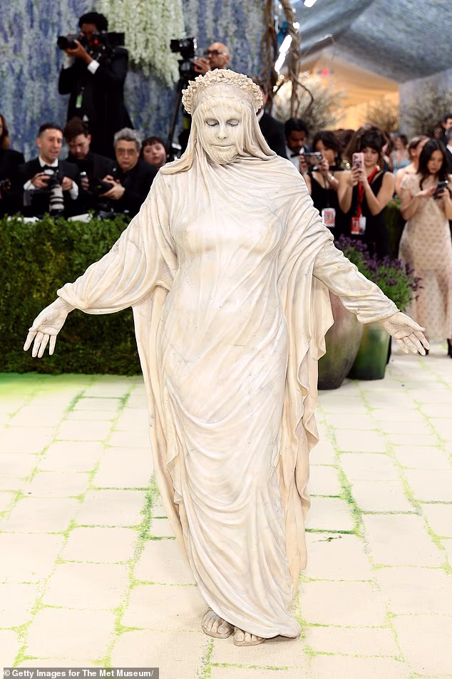 Mystery Star Stuns as Living Statue at Met Gala 2026