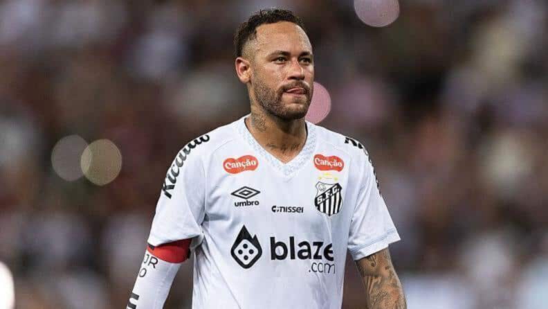 Neymar suffers a calf injury during training