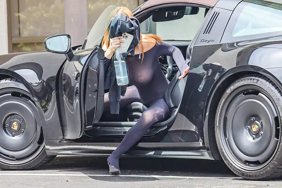 Bianca Censori strikes again with another strange outfit